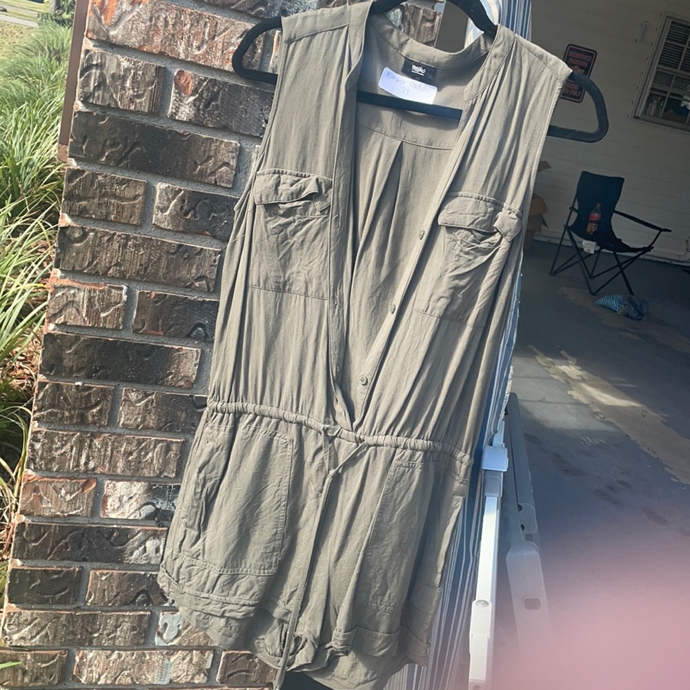 Olive romper size medium has pockets super cute $8